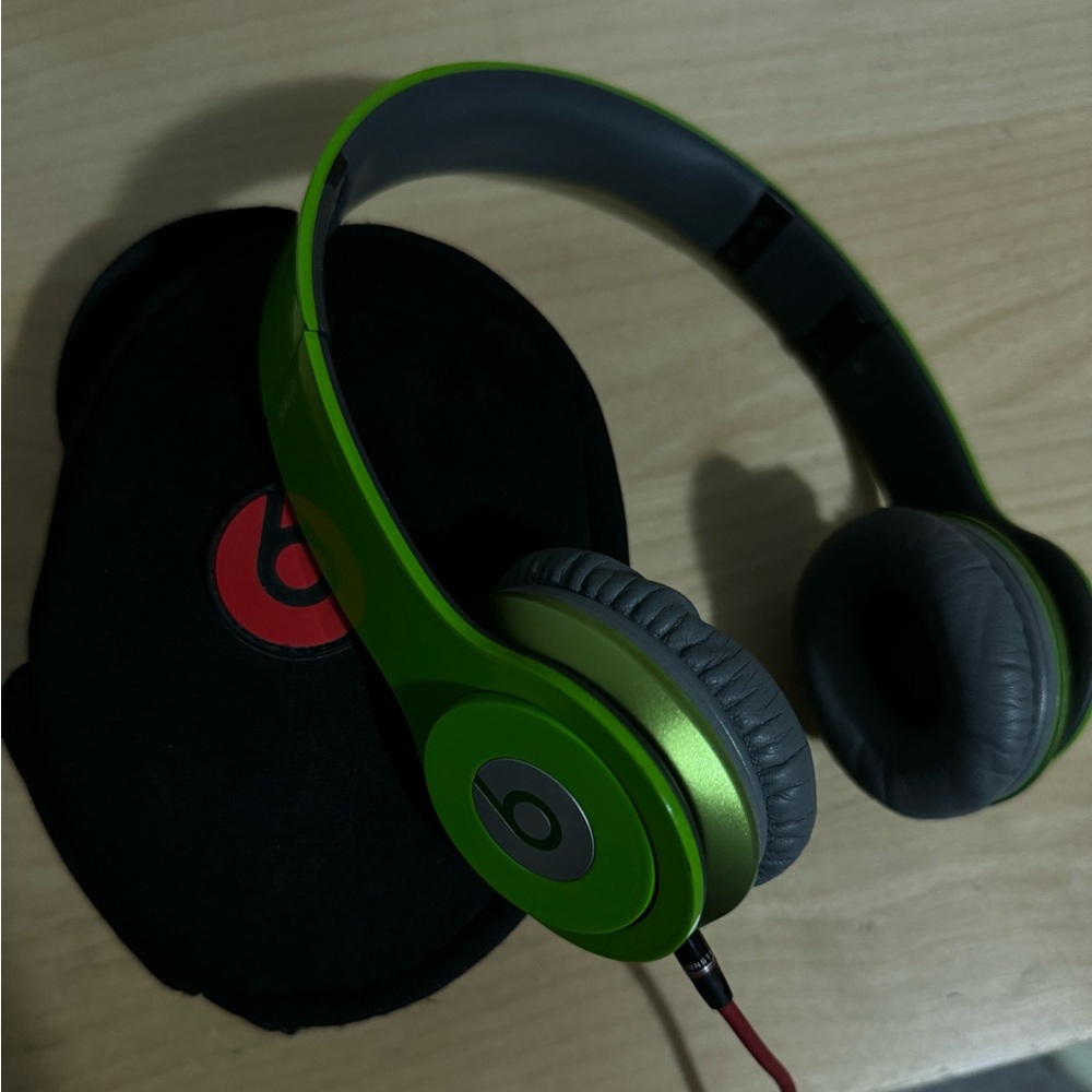Beats headphones (with case and 2 cords)